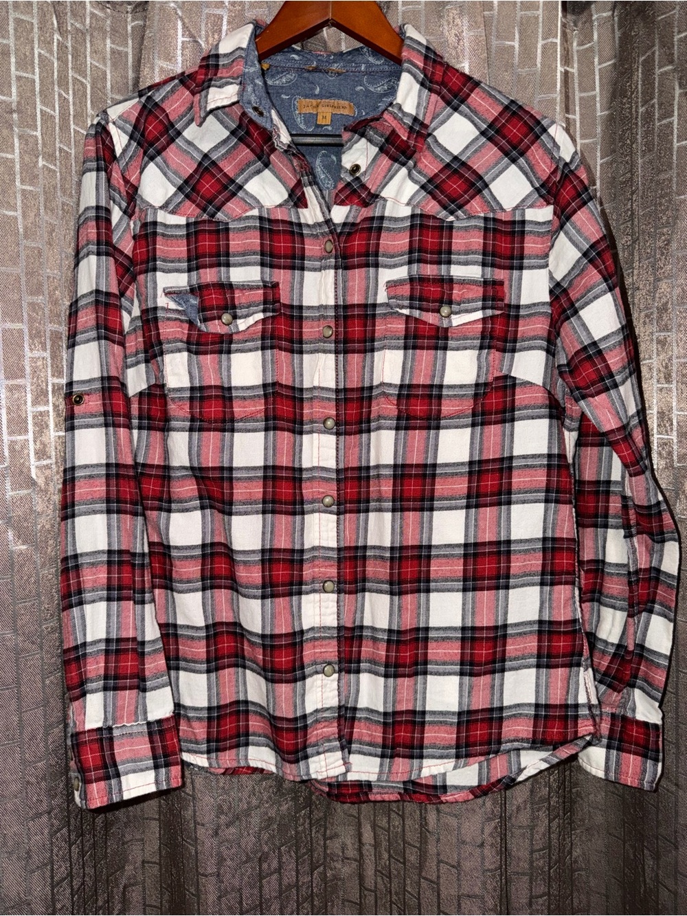 Jachs Girlfriend Red & White Plaid Button-Up Shirt - Flannel